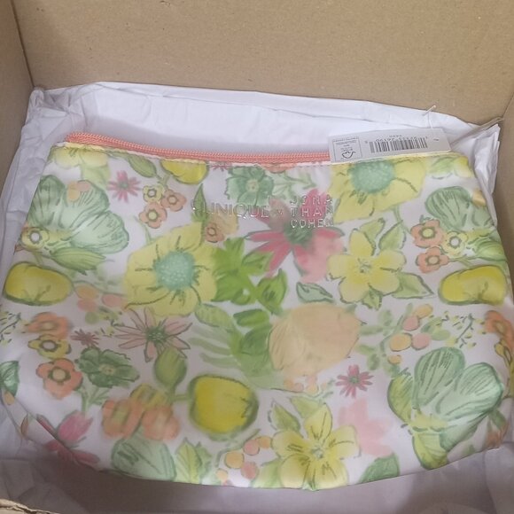 New Clinique Bundle Makeup Remover Lipstick Skincare - Picture 2 of 4